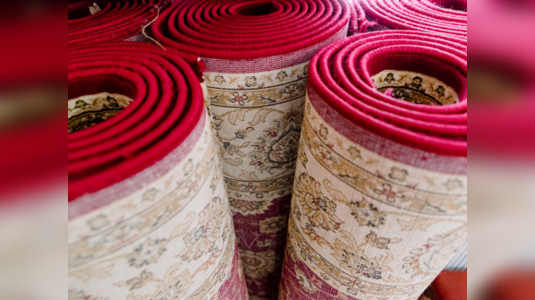 Bring homely feel with rugs