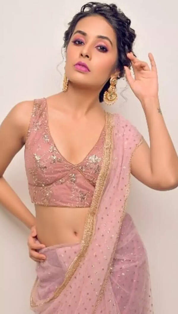 Shivani Rangole Images