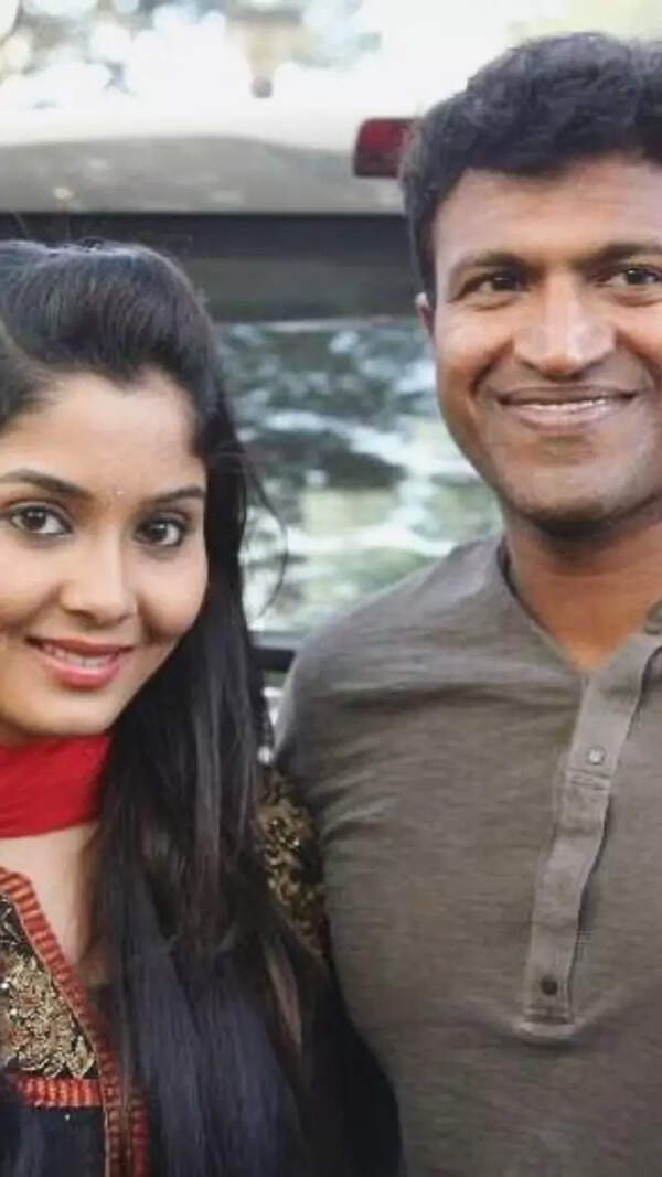 Aishwarya Shindogi Photos