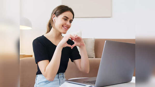 Benefits of being in a virtual relationship