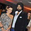Article image for: <i class="tbold">blue carpet</i> fashion show
