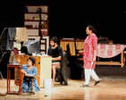 Kaanch Kay Khilauney: A play