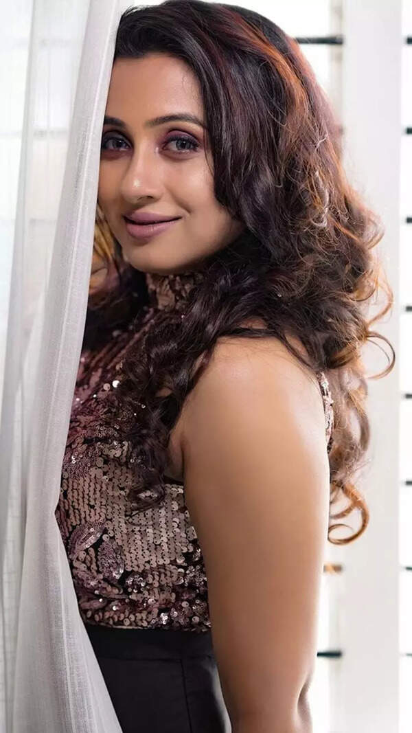 Poojitha Menon Photos