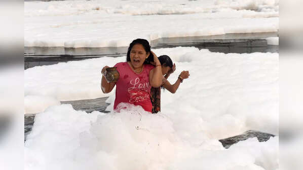 Toxic foam floats on Yamuna