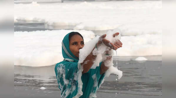 Toxic foam floats on Yamuna