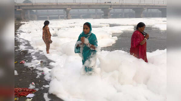 Toxic foam floats on Yamuna