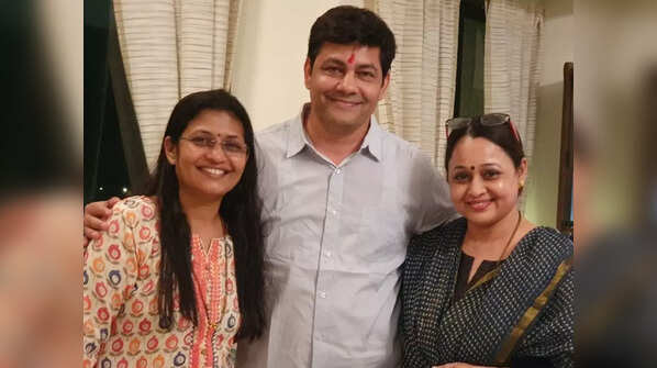 Sonalika Joshi with her siblings