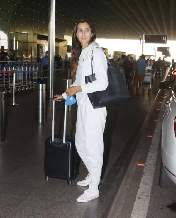 Pragya Kapoor Photos
