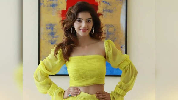 Let's take a look at a few latest stunning pictures of Mehreen Pirzada: