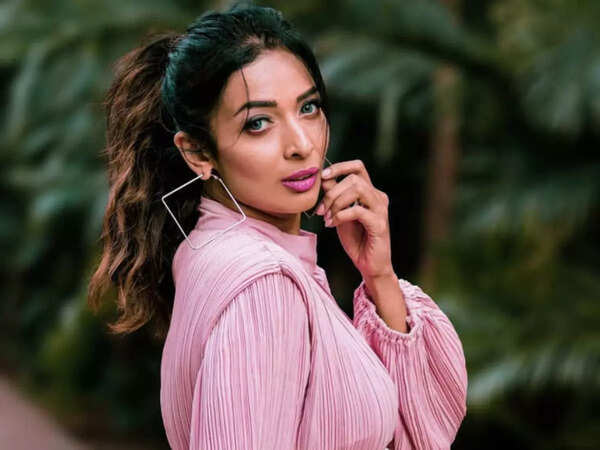 Heena Panchal Photos