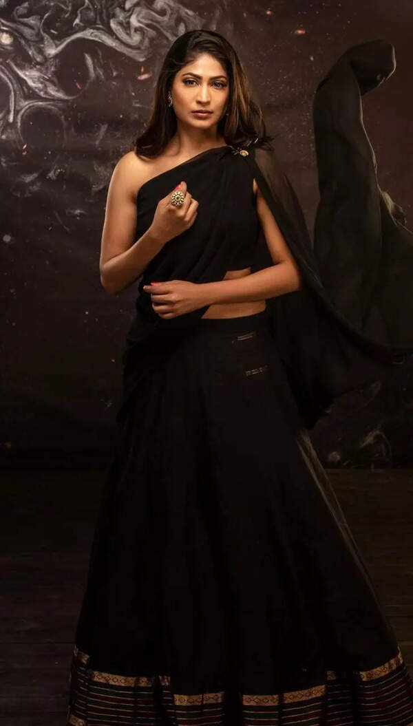 Vijayalakshmi Agathiyan Photos
