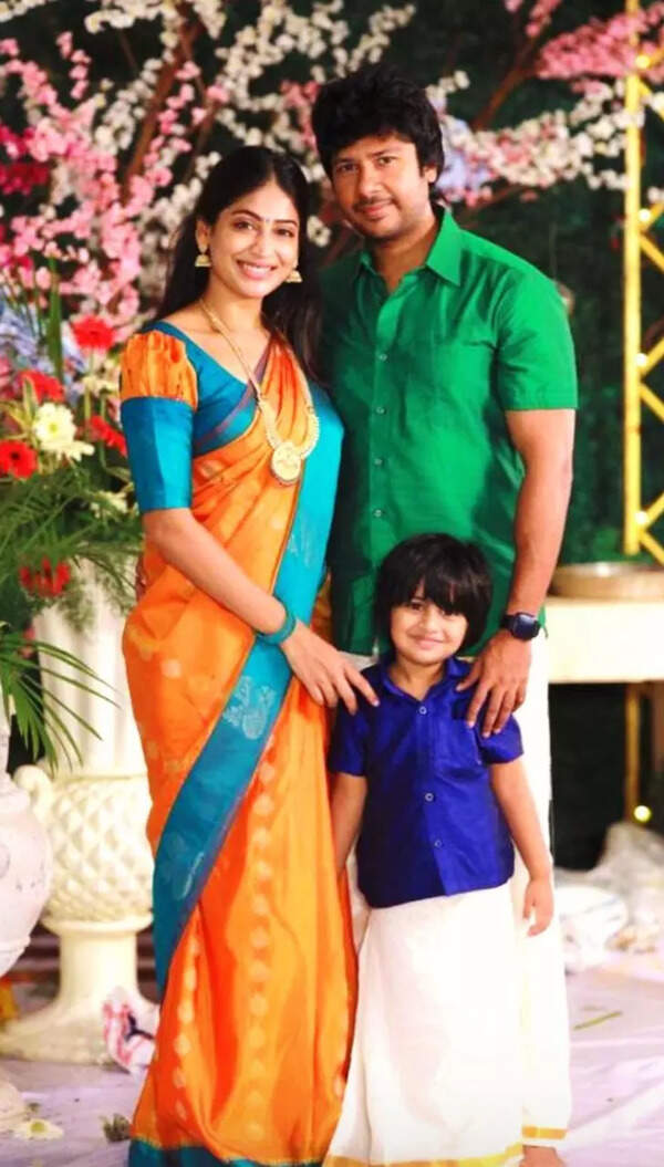 Vijayalakshmi Agathiyan Wallpapers