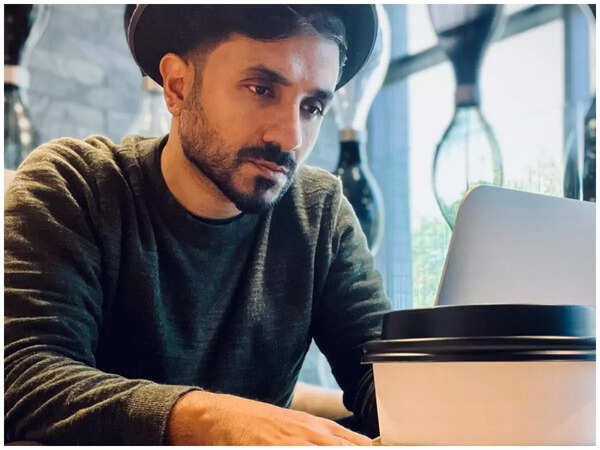 Vir Das Photos