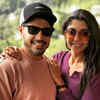 <i class="tbold">chashme baddoor</i>