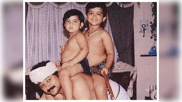 Jayaram with kids