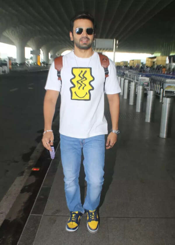Ayush Mehra Images