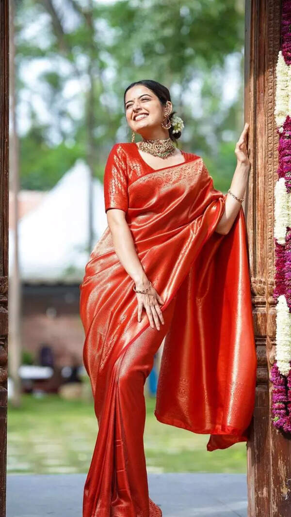 Ashika Ranganath Wallpapers