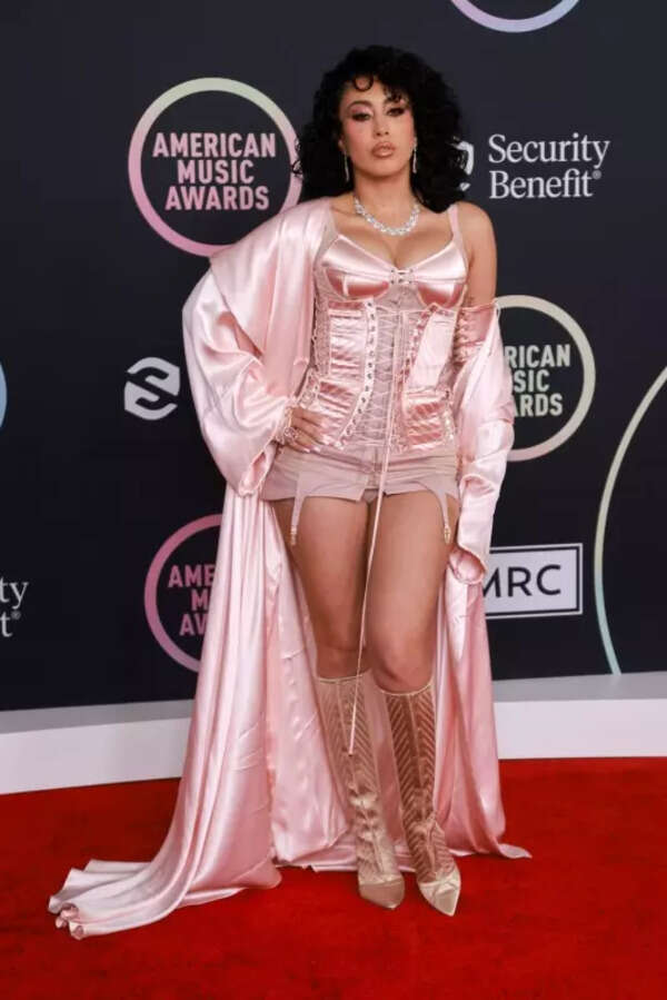 Kali Uchis Pictures