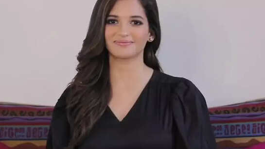 Manika Sheokand shares the experience of her hair extension with Diva Divine