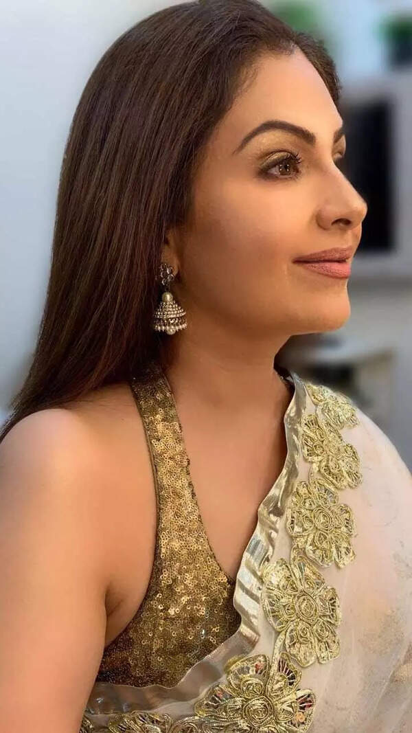 Ayesha Jhulka Photos