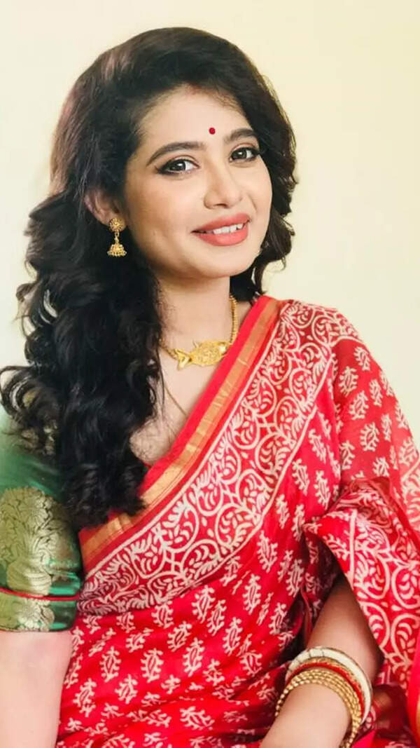 Ena Saha Photos