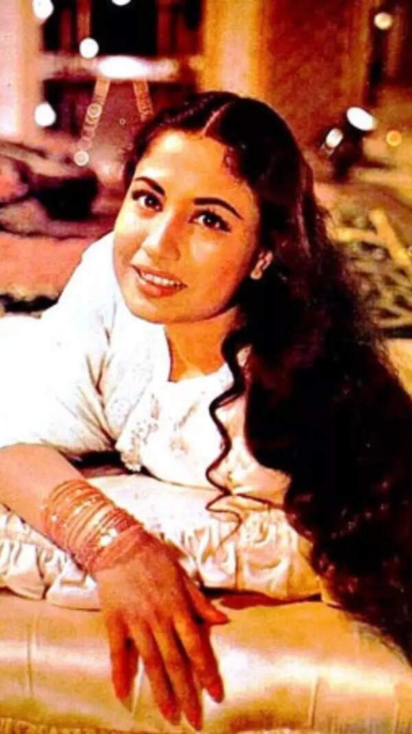 meena kumari Wallpapers