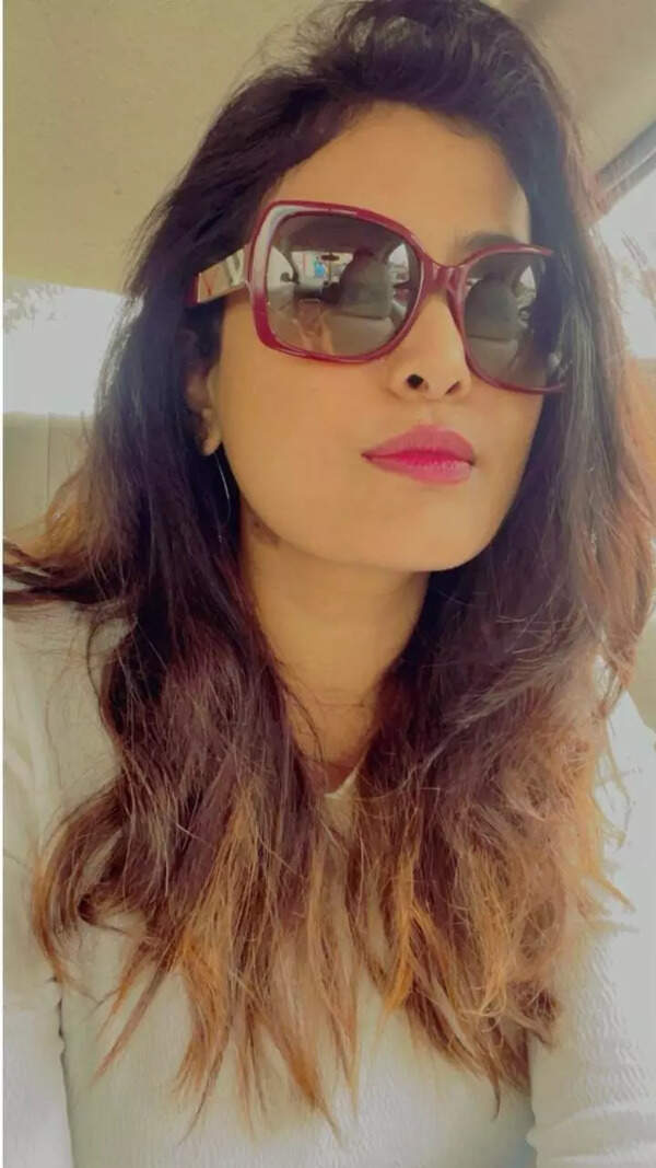 Nidhi Subbaiah Wallpapers
