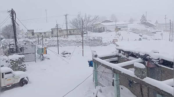 In pics: Chamoli wrapped in thick blanket of snow