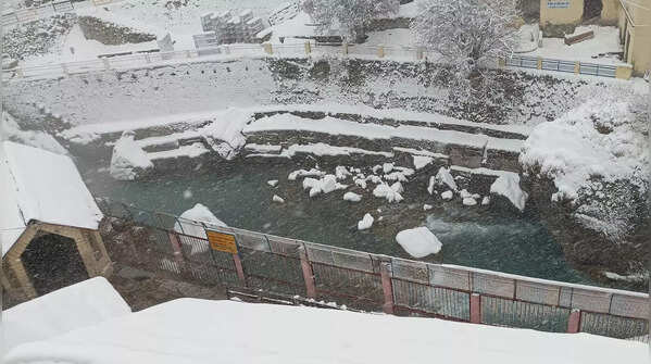 In pics: Chamoli wrapped in thick blanket of snow