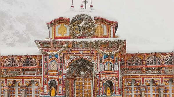 In pics: Chamoli wrapped in thick blanket of snow