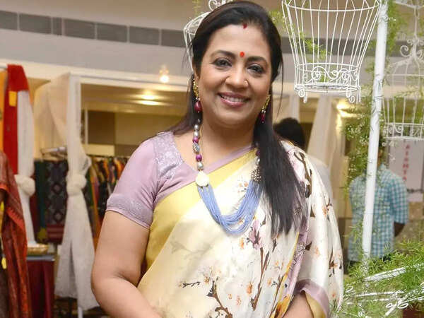 Poornima Bhagyaraj Photos