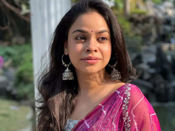 Sumona Chakravarti