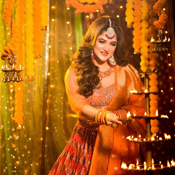 Srabanti Chatterjee Pictures