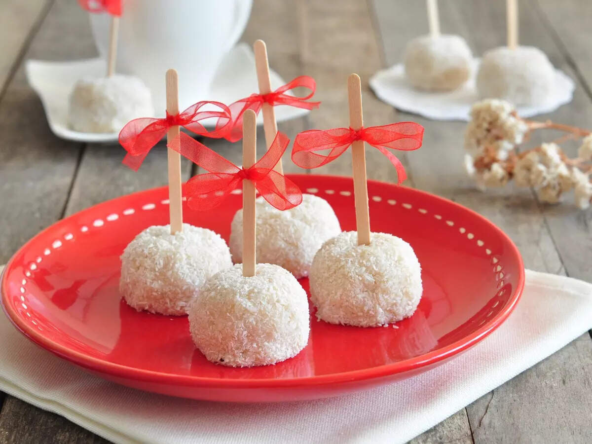 Snowball Cookies Recipe: How To Make Christmas ​Snowball Cookies At Home | Christmas snowball cookies Recipe
