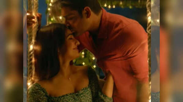 Dil ko karaar aaya