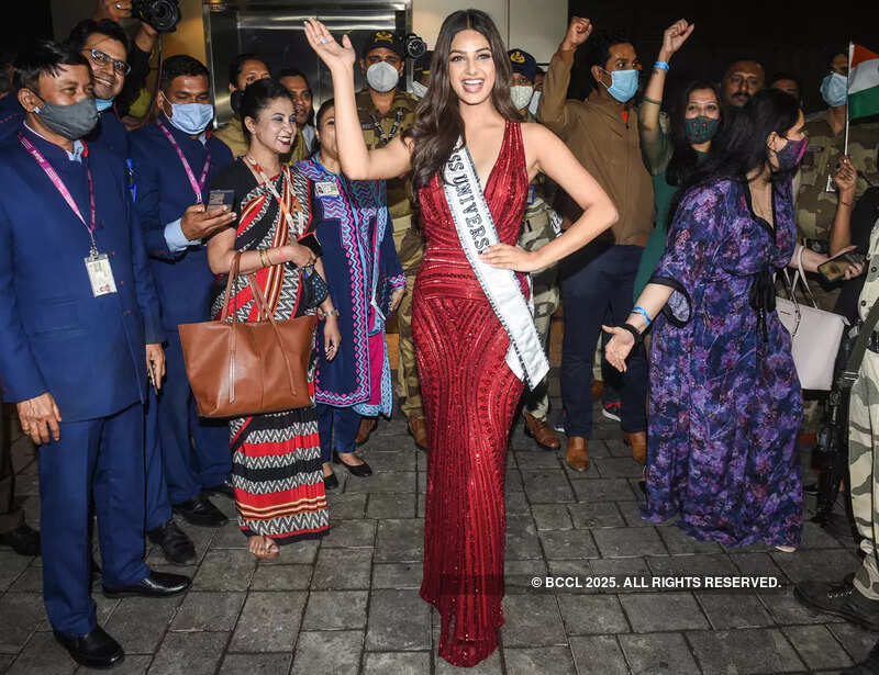 Miss Universe 2021 Harnaaz Sandhu returns home, receives warm welcome at Mumbai airport