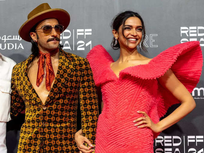 Ranveer Singh and Deepika Padukone prove they&#39;re the King and Queen of fashion at Red Sea Film Festival | The Times of India