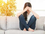 Do symptoms from the new Omicron variant show up sooner than other coronavirus variants?