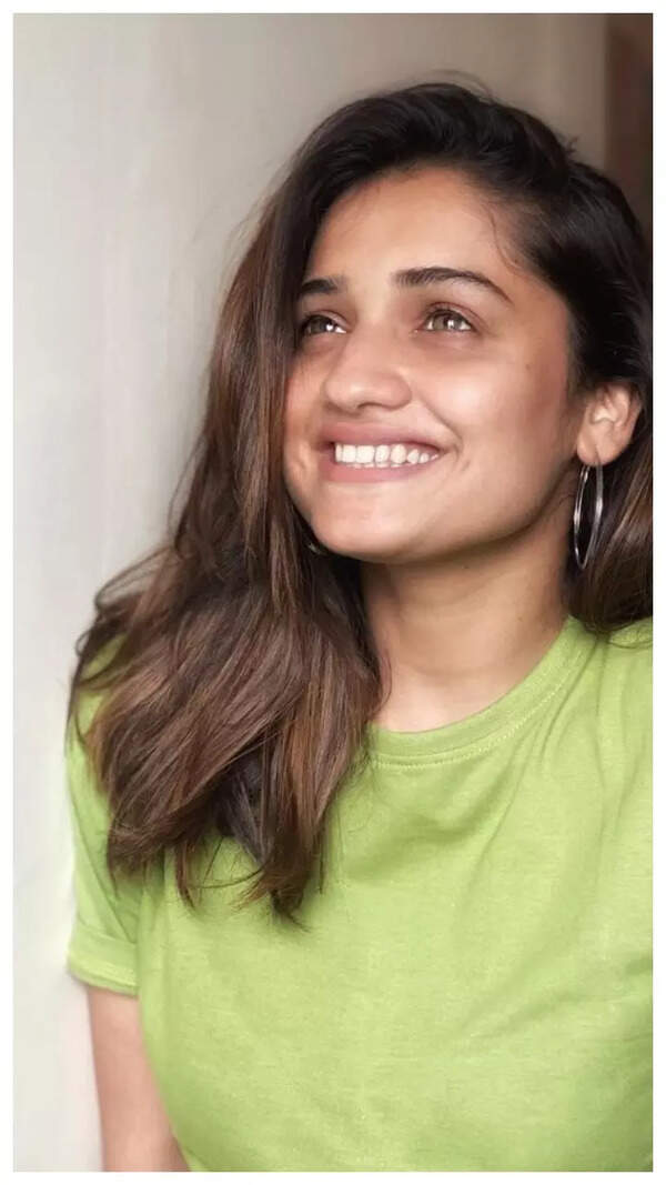 Hruta Durgule Pictures