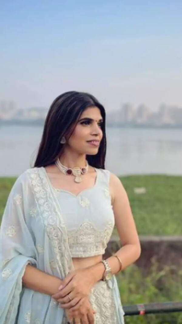 Dhara Shah Pictures