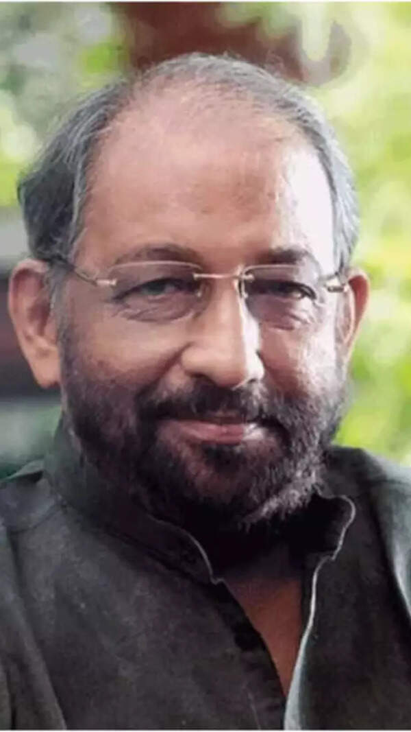 Nedumudi Venu Photos