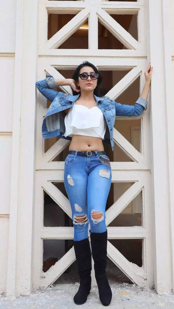 Adhvithi Shetty Wallpapers