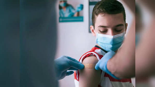 Is the 15-minute observation period post vaccination necessary for kids too?