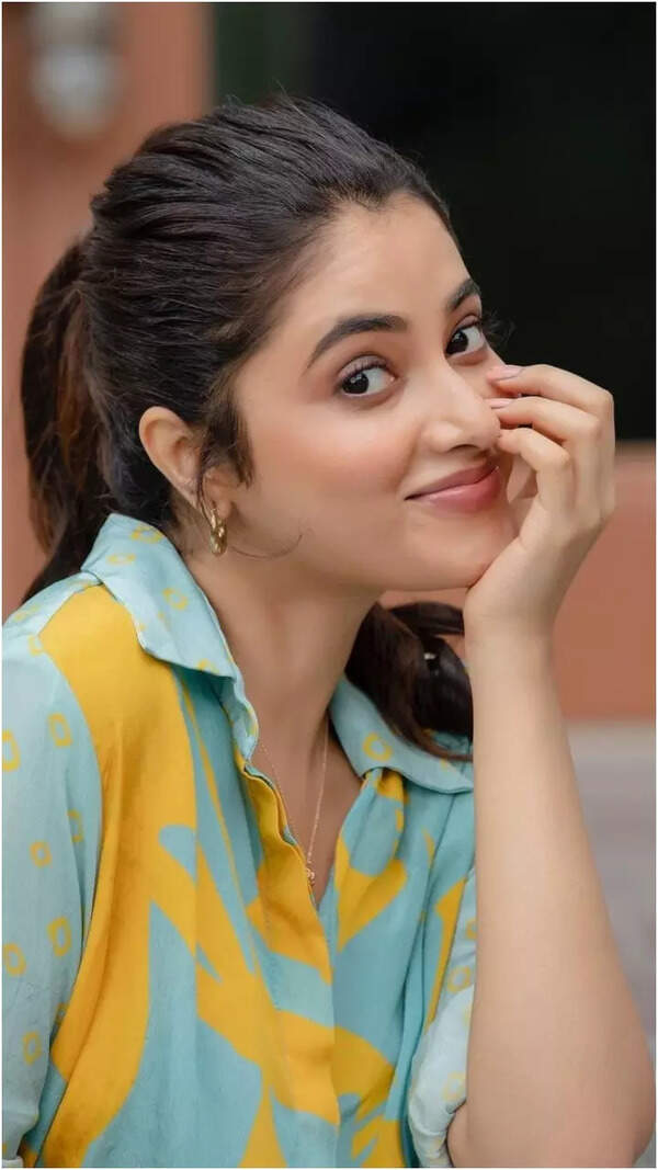Priyanka Arul Mohan Photos