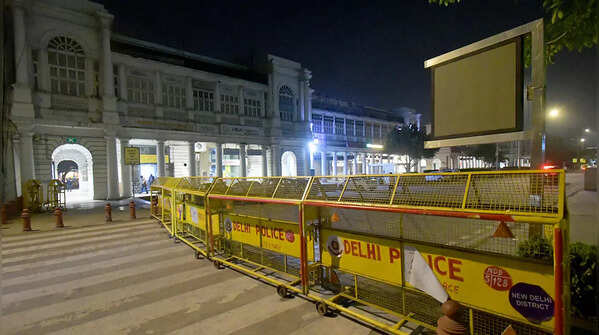 In pics: Weekend curfew begins in Delhi