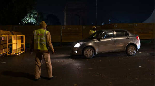 In pics: Weekend curfew begins in Delhi