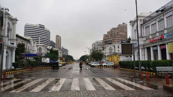 In pics: Weekend curfew begins in Delhi
