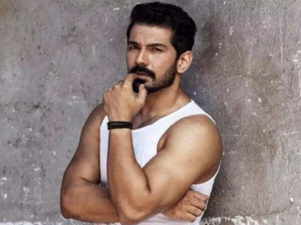 Abhinav Shukla Pictures