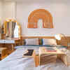 The earthy and artistic decor