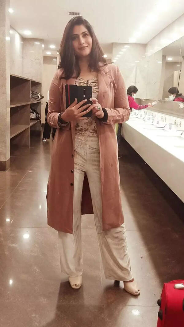 Neha Saxena Photos